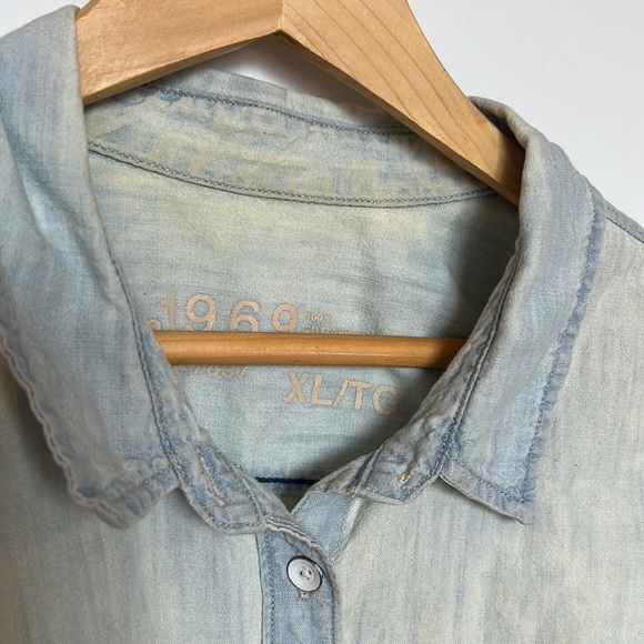 Gap chambray denim button-down shirt - Picture 3 of 4